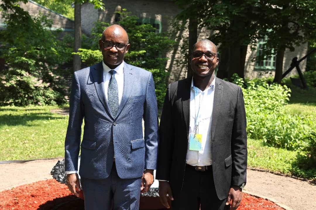 Me Armand WOMBOU et son excellence Monsieur l'ambassadeur du Rwanda au Canada à la rencontre des entrepreneurs francophone en juin 2023 au Centre des Congrès de Québec