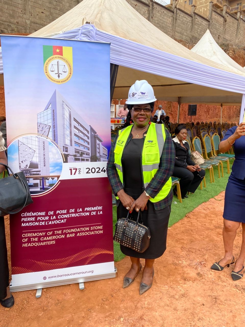 Madame la représentante du Bâtonnier pour les Régions du Centre, Sud et Est, Me Adeline FOUEGOUM prenant part à la cérémonie de la pose de la première pierre pour la construction de la maison de l'avocat qui s'est tenue le 17 décembre 2024